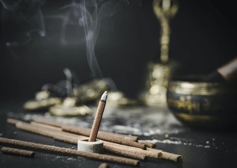 What is the difference between incense sticks and dhoop sticks